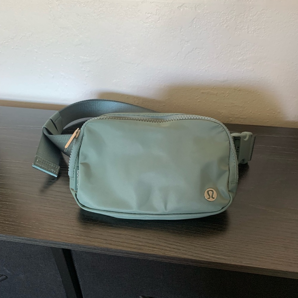 Tidewater Teal Lululemon Belt Bag